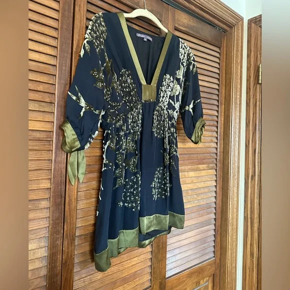 Hale Bob silk velvet burnout beaded babydoll top in black and olive green size M - Picture 4 of 11